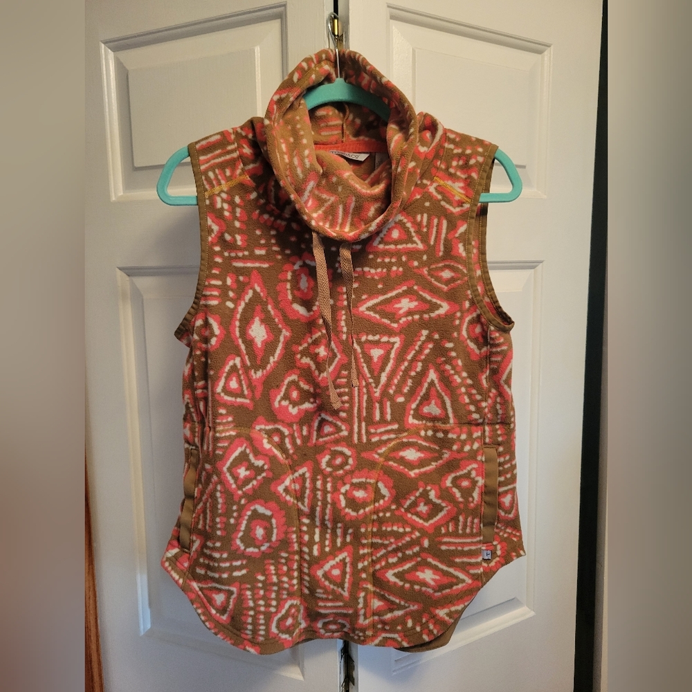 Toad and Co. Pull over fleece vest. Size small.